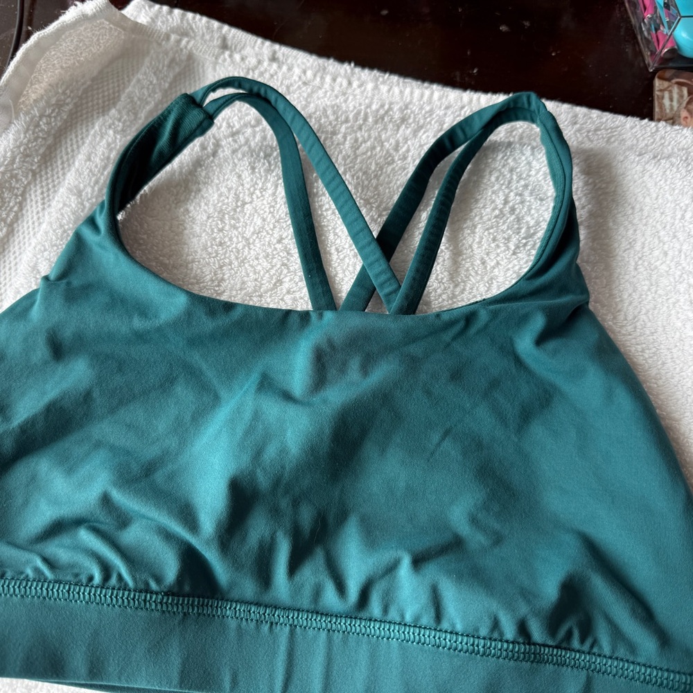 💚 lululemon Green Energy Sports Bra 6 - Picture 3 of 5